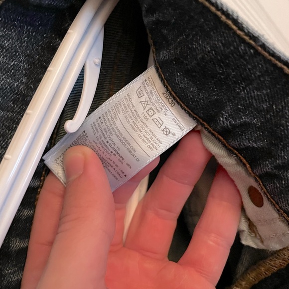 Old Navy distressed denim - Picture 4 of 4